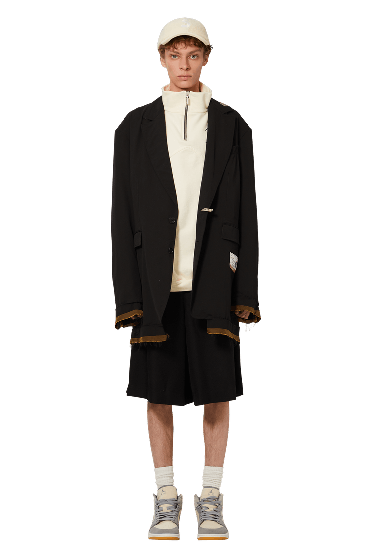 mannequin en Maison Mihara Yasuhiro Chambray Satin Oversized Blazer 'Black'