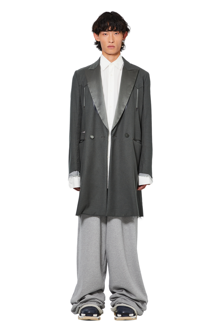 Model wearing Vetements Wide Sweatpants 'Grey Melange'