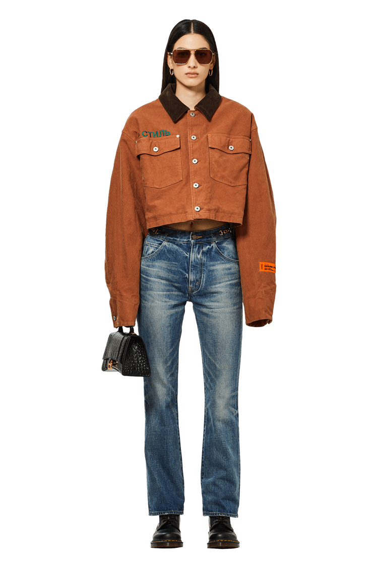 mannequin en CELINE Dylan Flared Jeans 'Union Wash'